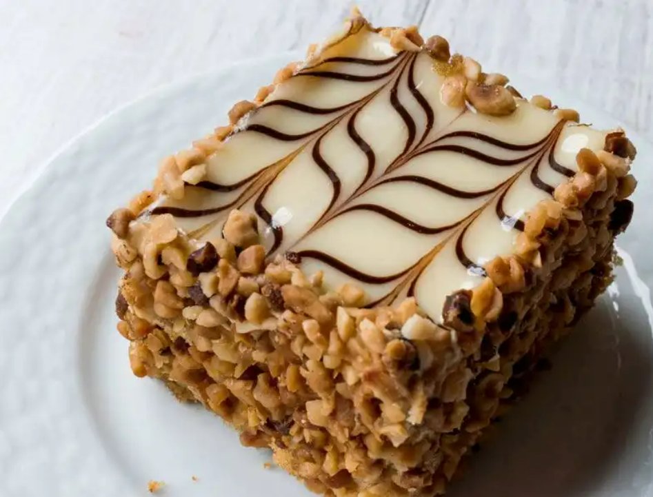 Kahve Tutkunlarının Vazgeçemeyeceği Pasta: Latte Pasta nasıl yapılır?