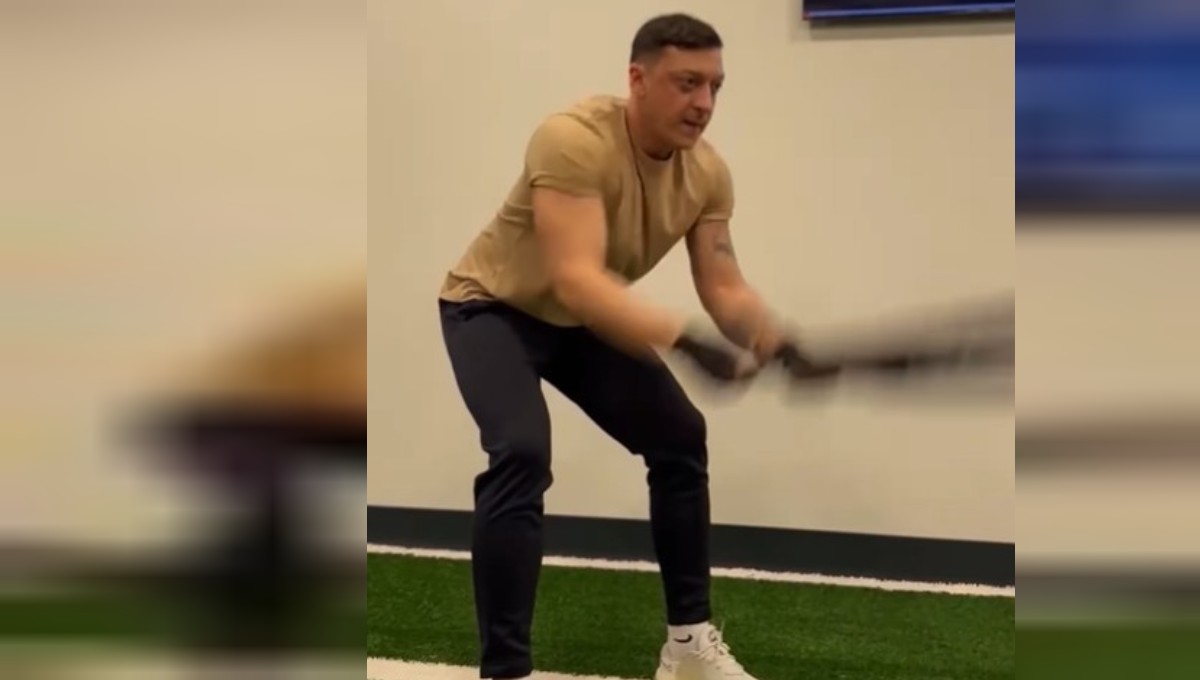mesut özil vücudunu geliştirdi