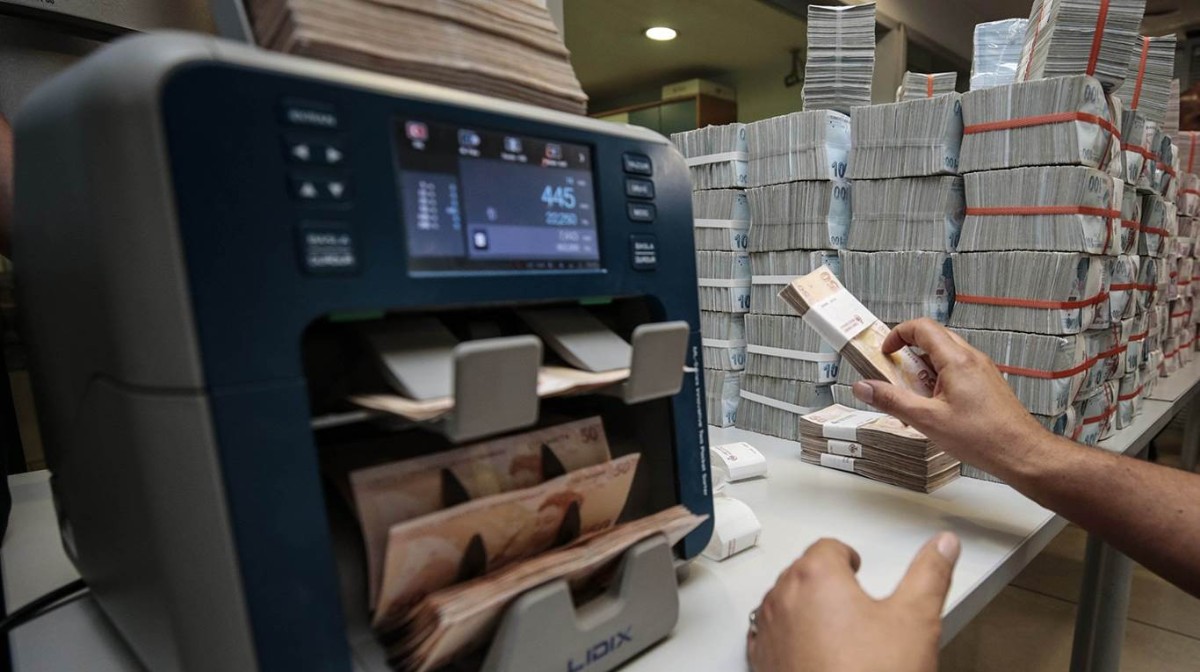 Türkiye genelindeki ATM kartı sahiplerine müjde! Garanti Bankası, QNB Finansbank ve Denizbank, iş birliğiyle müşterilere özel bir fırsat sunuyor. Artık elinizde ATM kartı olan herkes, 39 bin Türk Lirası'na kadar ihtiyaç kredisine başvurabilir