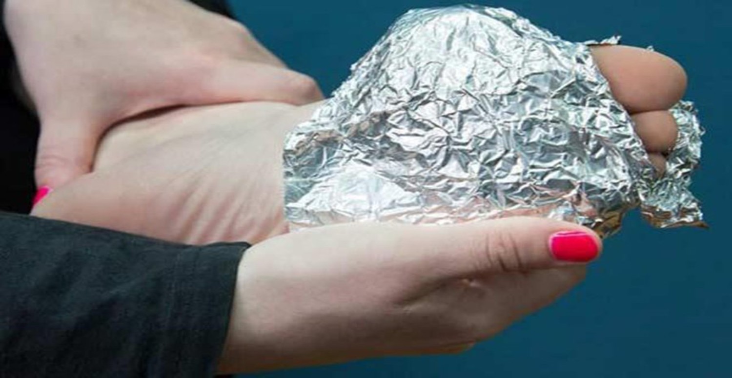 ALÜMİNYUM FOLYO AYAĞA SARILIR MI