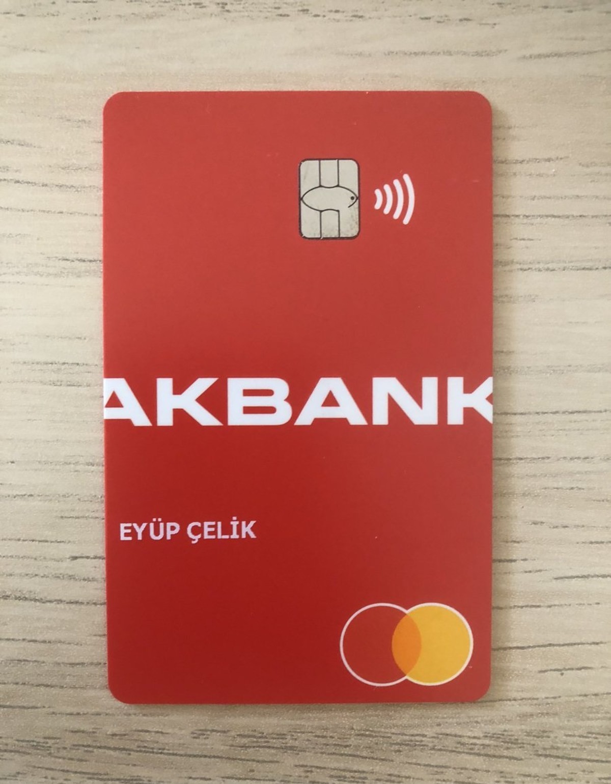 Cebinde Akbank kart olan 2000 TL kazanacak