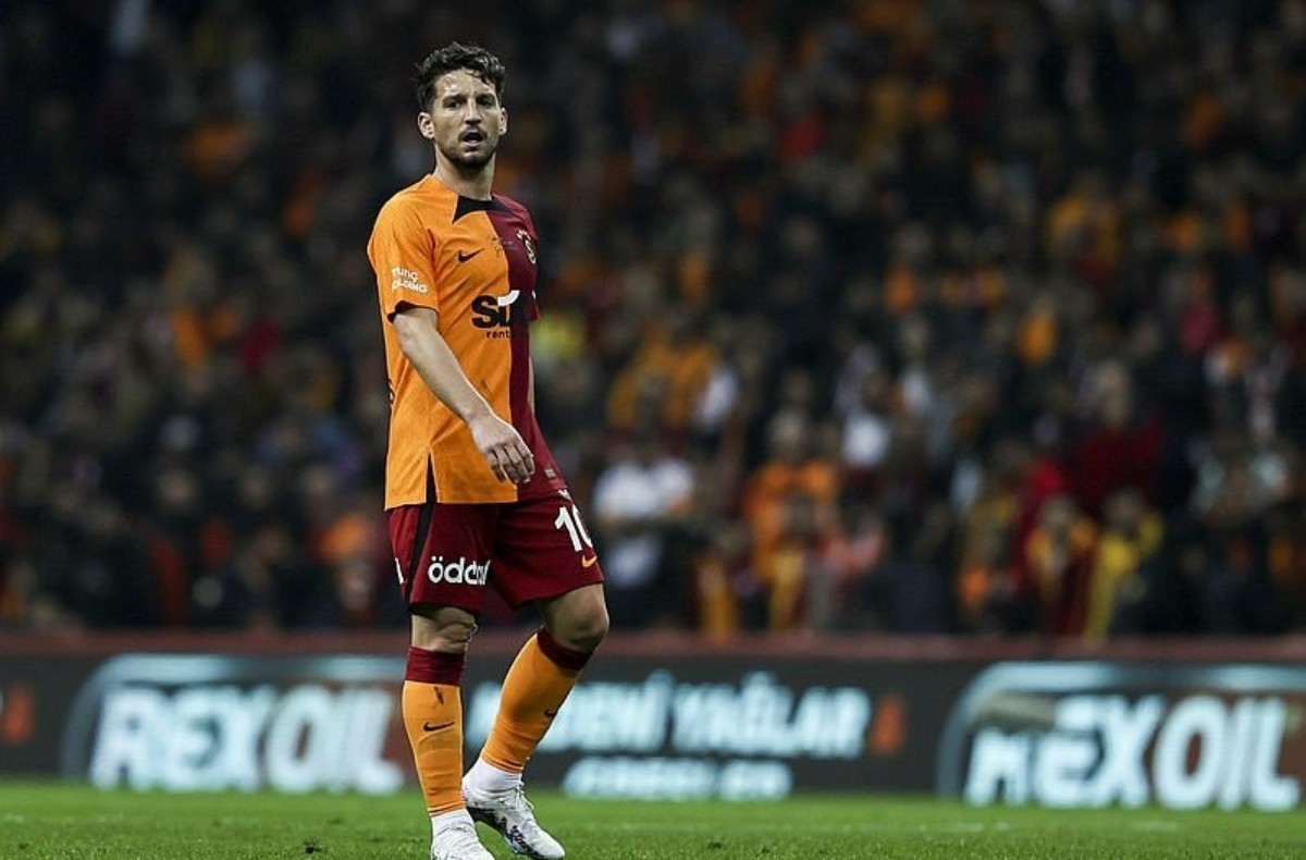 Galatasaray'ın yıldız ismi Dries Mertens için sürpriz hamle