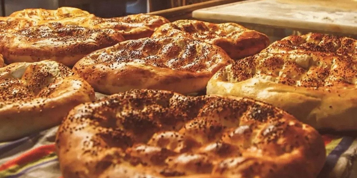 ramazan pidesinden pizza yapımı