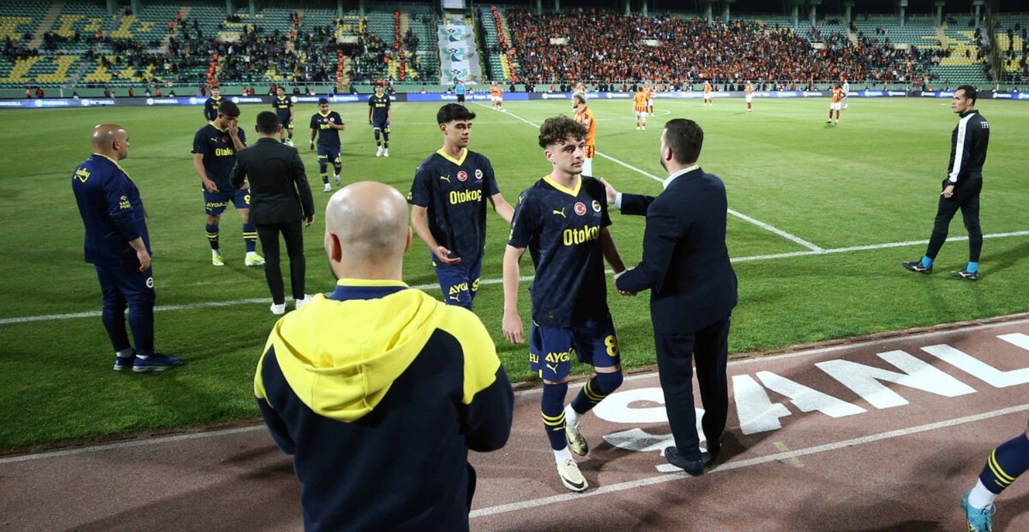 FENERBAHÇE SAHADAN ÇEKİLİYOR