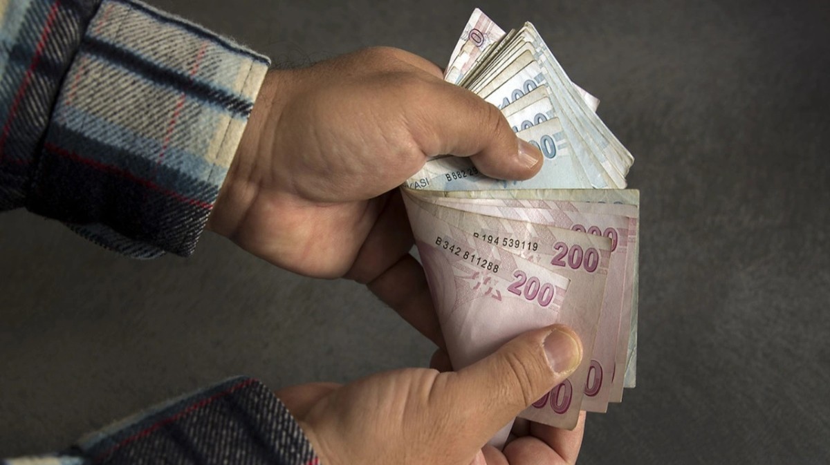 Maaşı yetmeyen emeklilere 3 gün içinde 17.520 TL nakit jesti