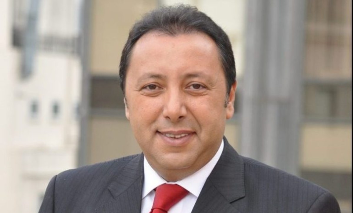 Parasını ona yatıranlar eyvah eyvah diyor