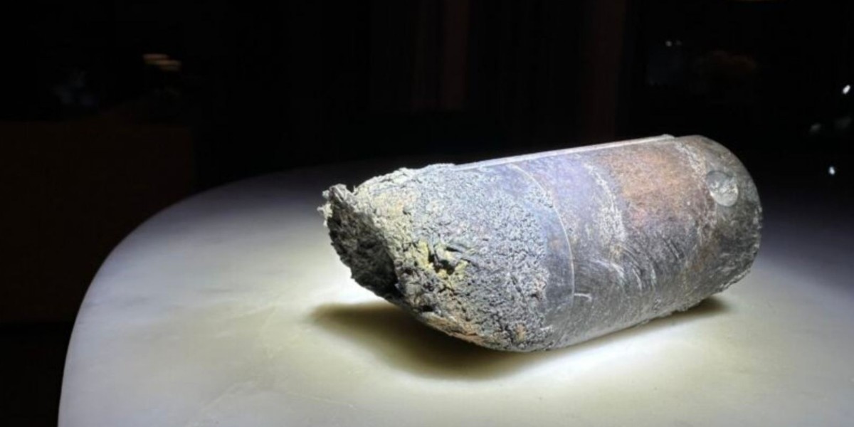 uzaya fırlatılan çöpler dünyaya düşüyor