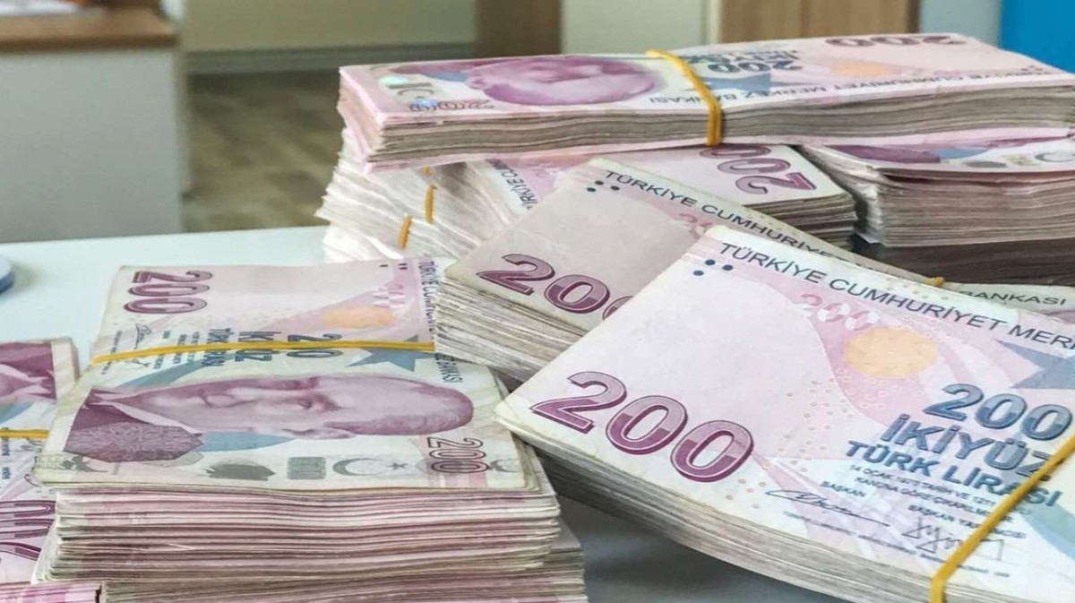 3 kamu bankasından emekliye 7000 TL trink ödeme