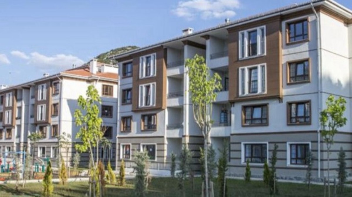 Aylık 7 bin TL taksitle sıfır evi kapın! TOKİ'den o illere ucuz konut müjdesi