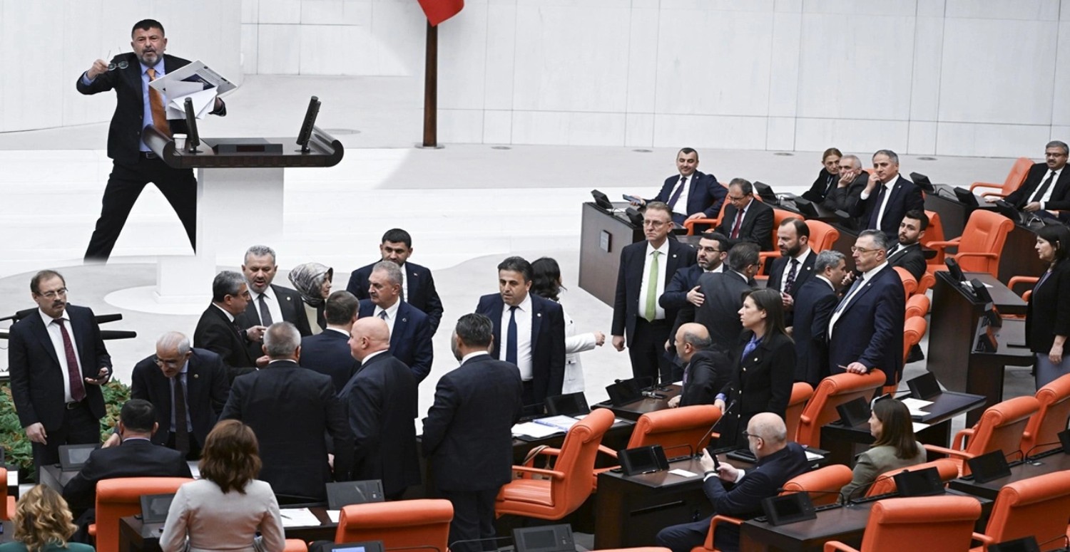 Meclis’te tansiyon yükseldi: AK Partili milletvekillerinden ağır hakaretler