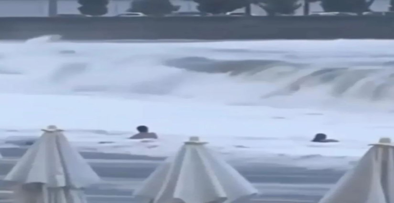 deniz boğulma genç model