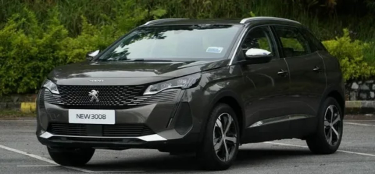 PEUGEOT 3008
