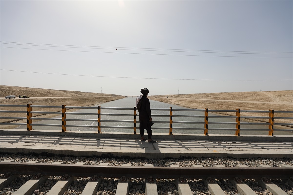 Afganistan'ın kuzeyine su getirilerek geniş çorak alanları tarım arazisine dönüştürme hedefiyle...