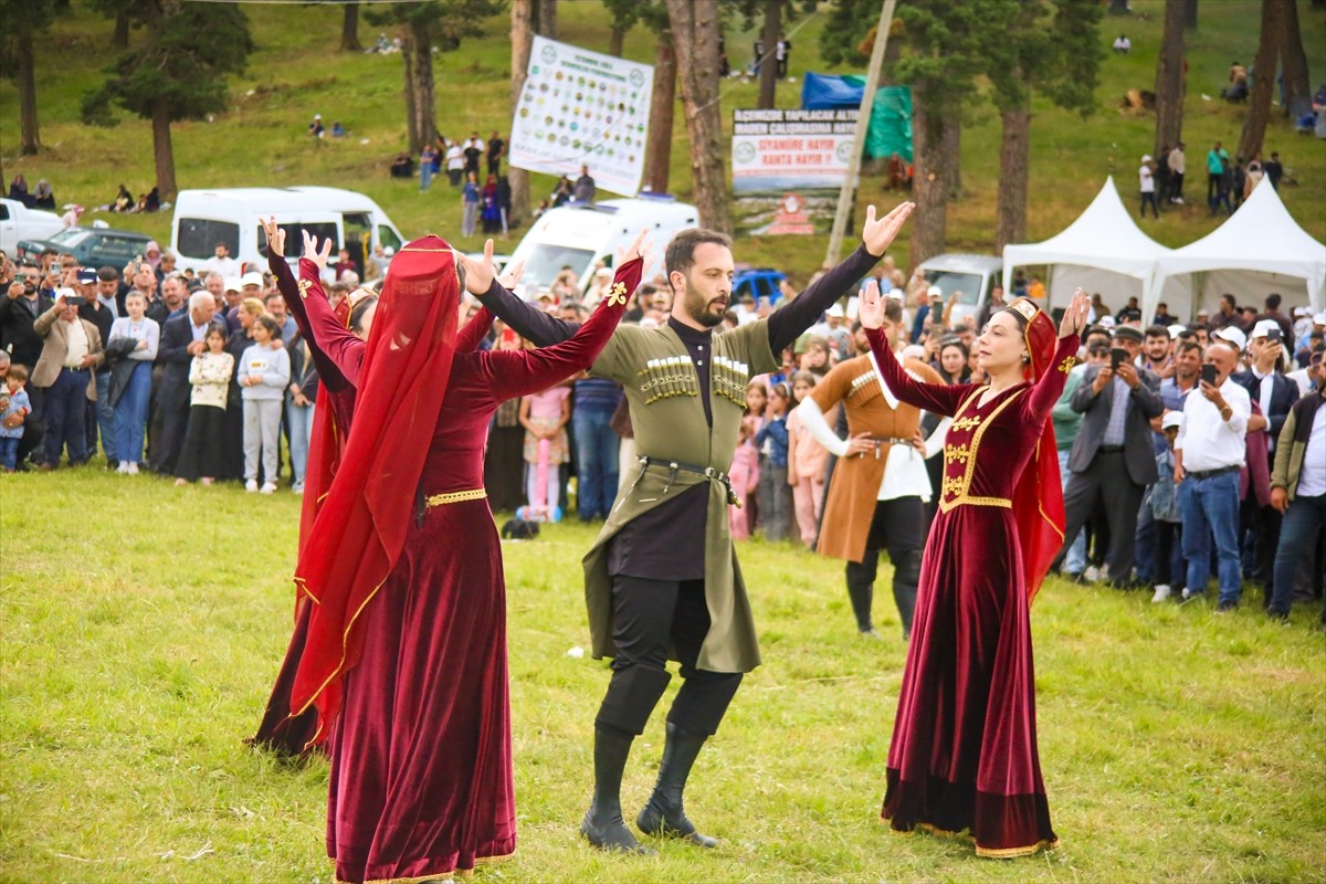 Ardahan'ın Göle ilçesinde üretilen kaşarın tanıtılması ve tanınırlığının artırılması amacıyla...