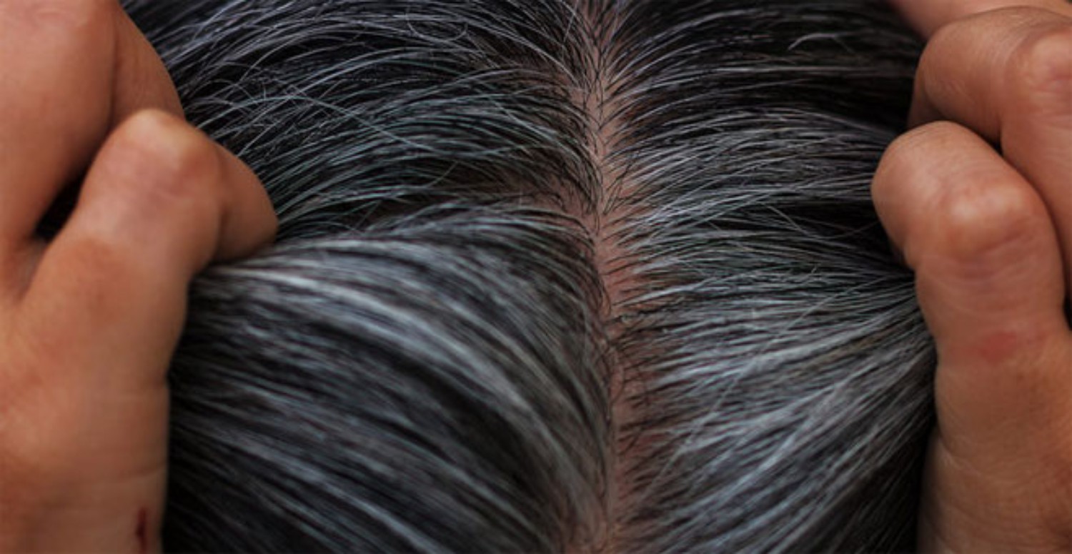 Boyasız saç rengini açmanın gizli tüyosu! Sürüp 20 dakika bekletin yeter