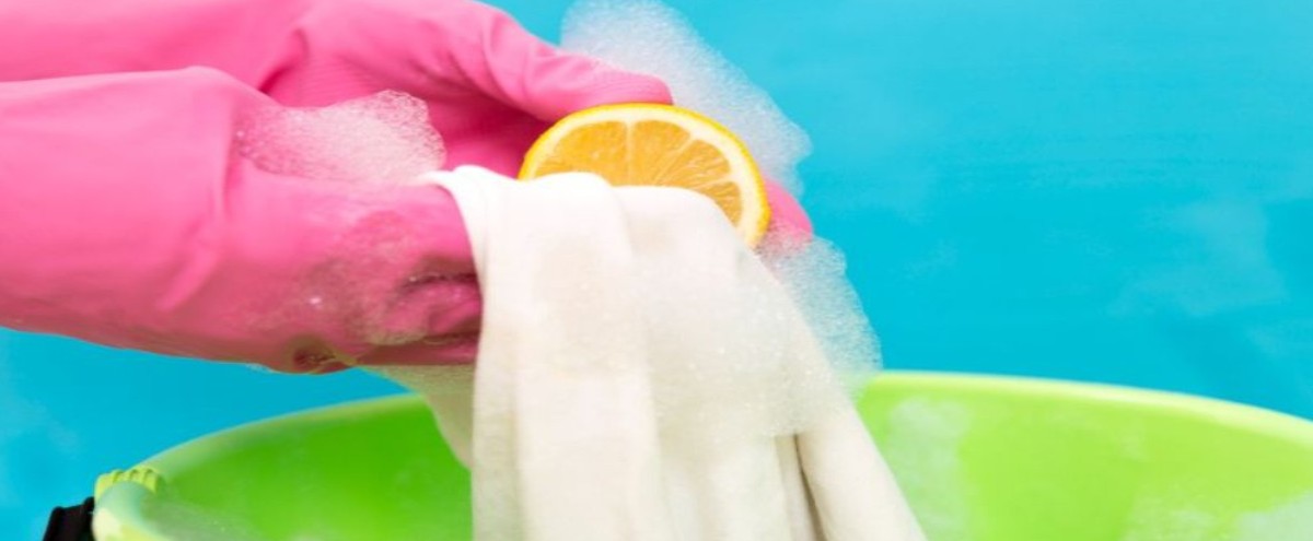 çamaşır suyu lekesi