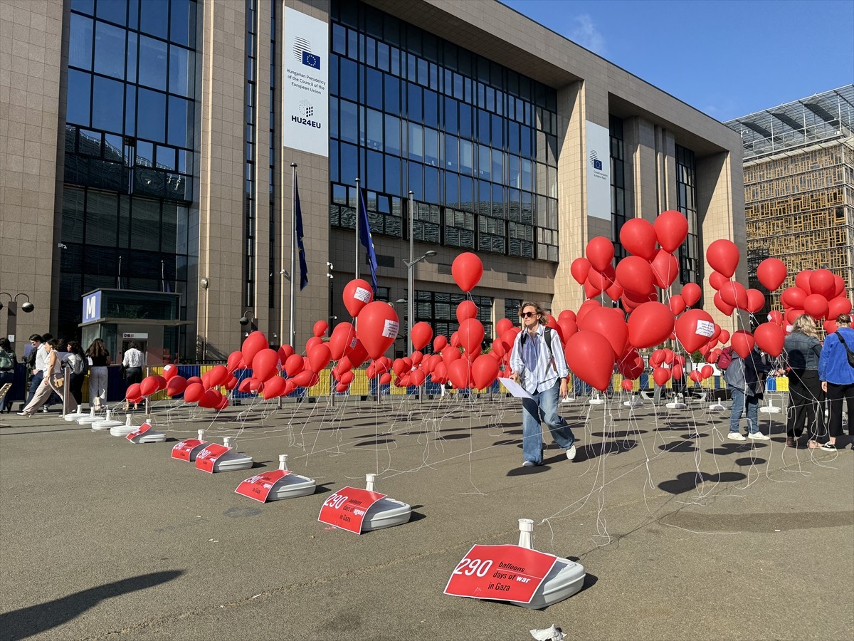 Çeşitli sivil toplum kuruluşları (STK), Brüksel'de Avrupa Birliği (AB) Dışişleri Bakanları...