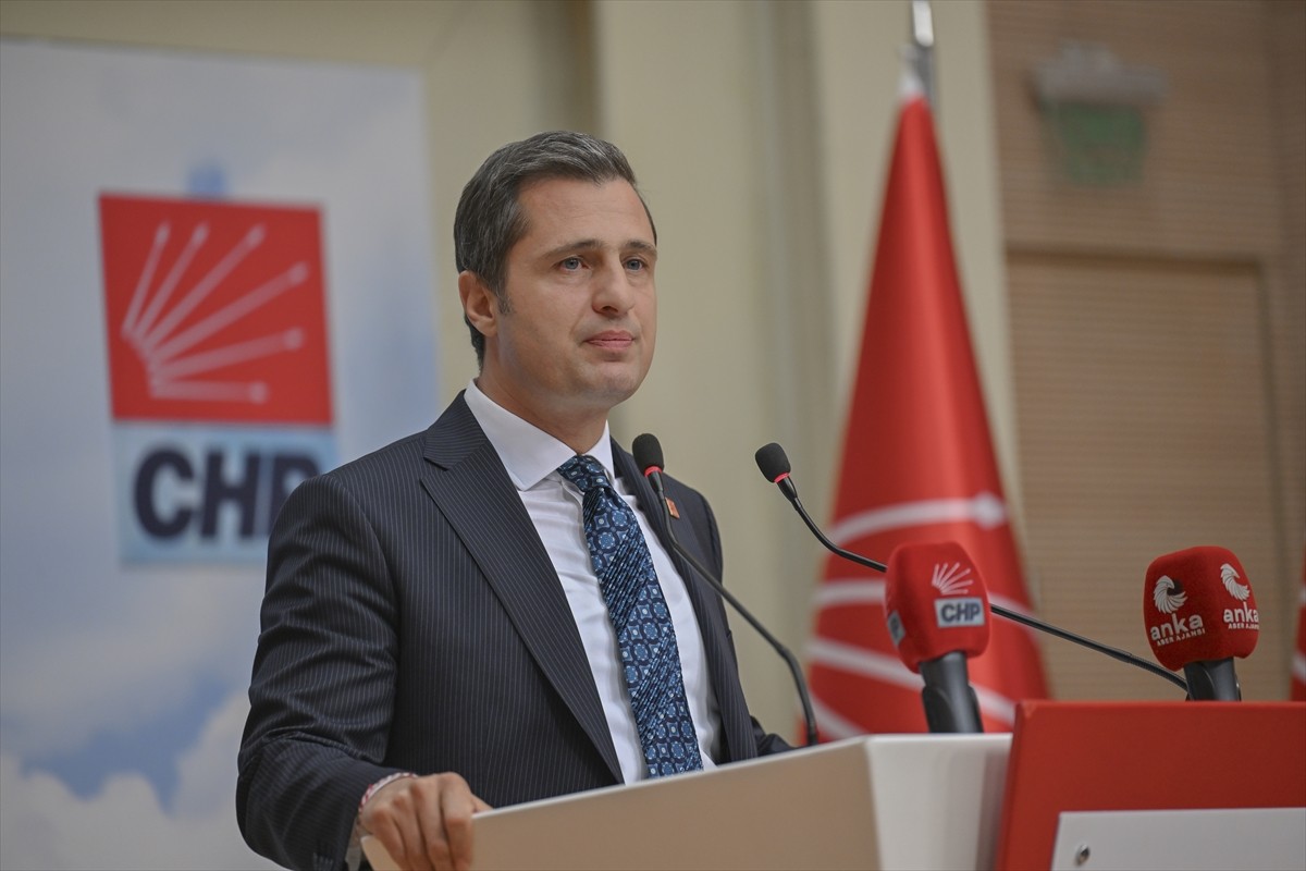 CHP Genel Başkan Yardımcısı ve Parti Sözcüsü Deniz Yücel, parti genel merkezinde Genel Başkan...