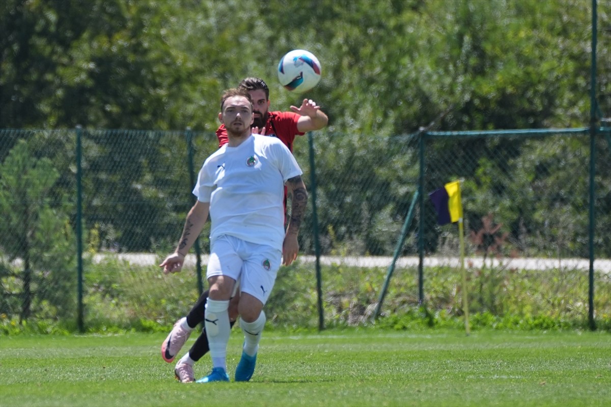 Corendon Alanyaspor, hazırlık maçında Gaziantep FK ile karşılaştı. Gaziantep FK'lı futbolcu Kacper...