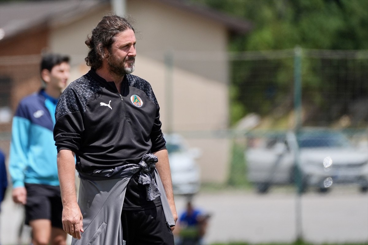 Corendon Alanyaspor, hazırlık maçında Gaziantep FK ile karşılaştı. Gaziantep FK'lı futbolcu Kacper...