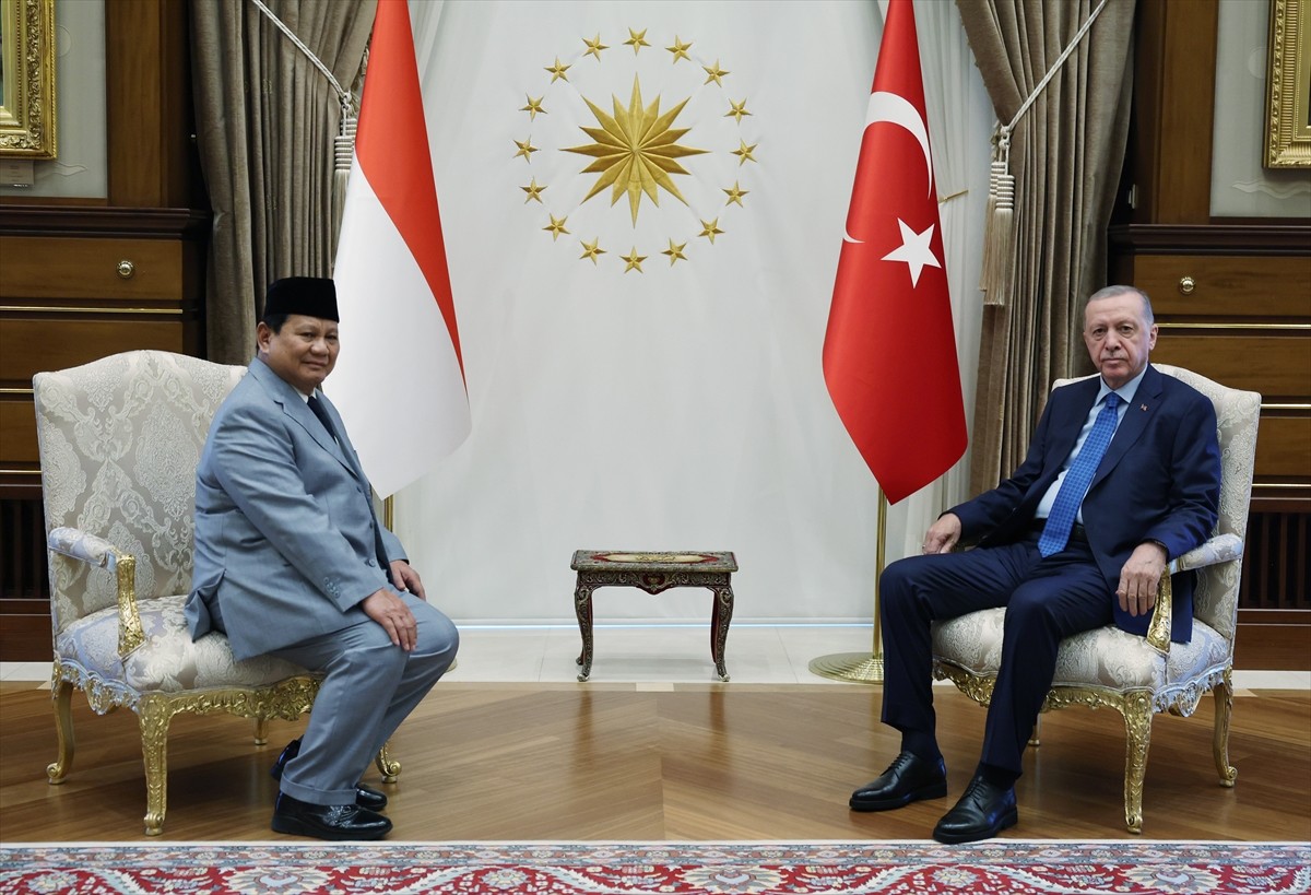 Cumhurbaşkanı Recep Tayyip Erdoğan (sağda), Cumhurbaşkanlığı Külliyesi'nde, Endonezya...