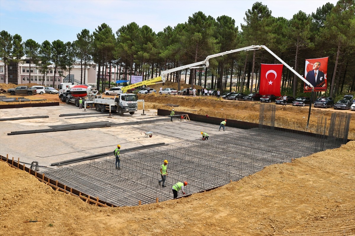 Diyanet İşleri Başkanı Ali Erbaş (sol 5), Sinop Üniversitesi Kampüs Cami temel atma törenine...