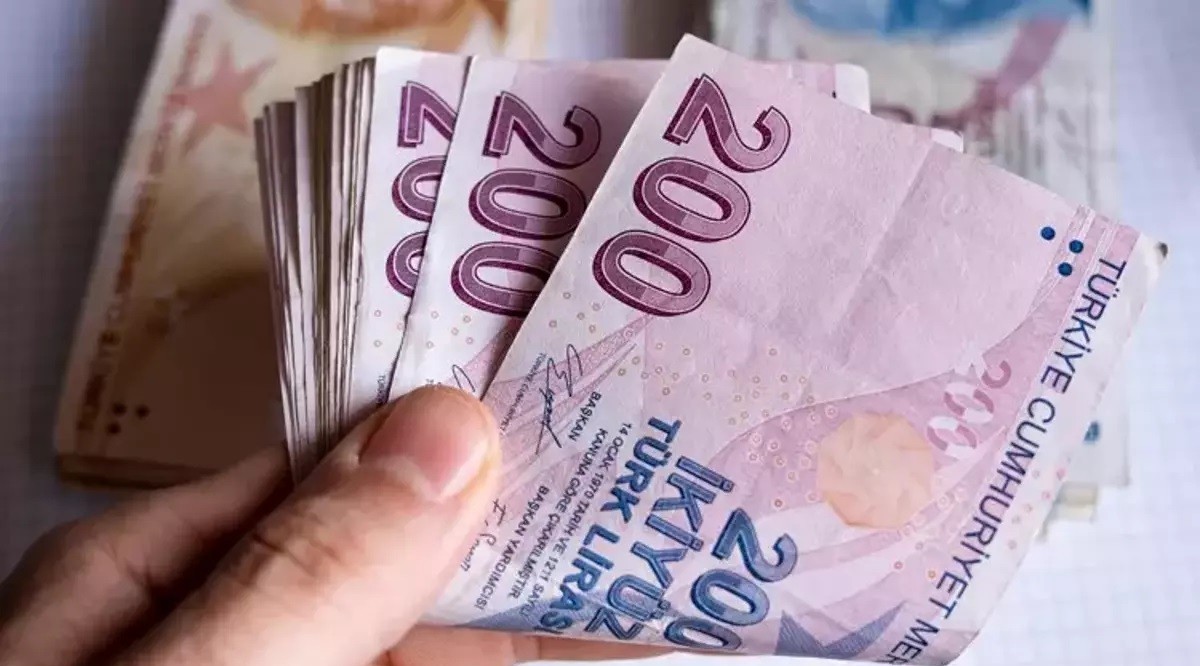 Emekli maaşı 10.000 TL ve üzeri olana 5000 TL ballı kaymaklı zam!
