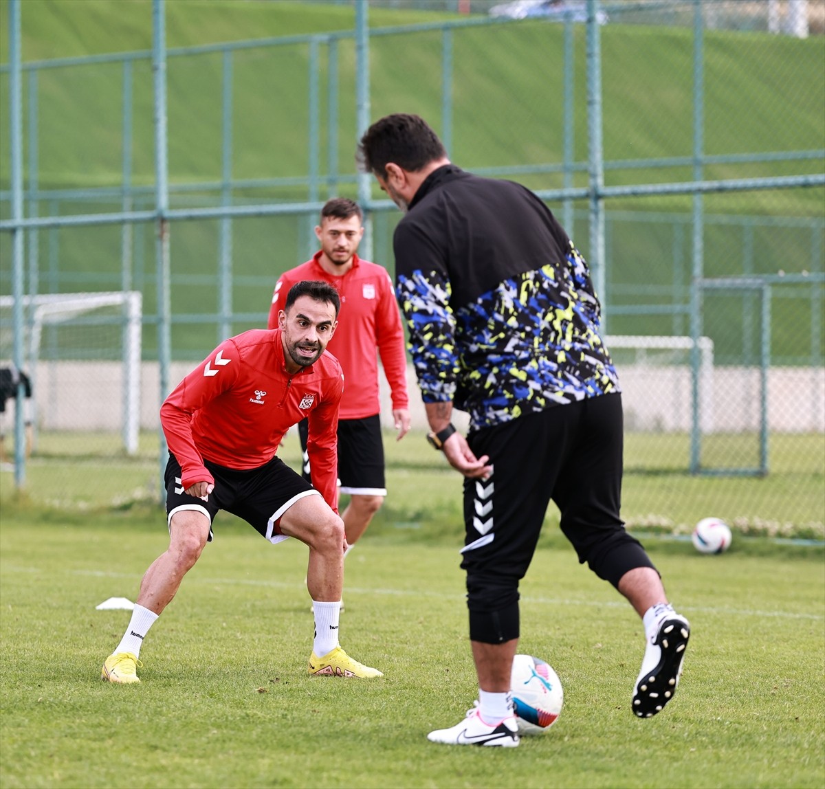 EMS Yapı Sivasspor, 2024-2025 sezonu hazırlıklarının ikinci etap çalışmalarını Erzurum'da teknik...