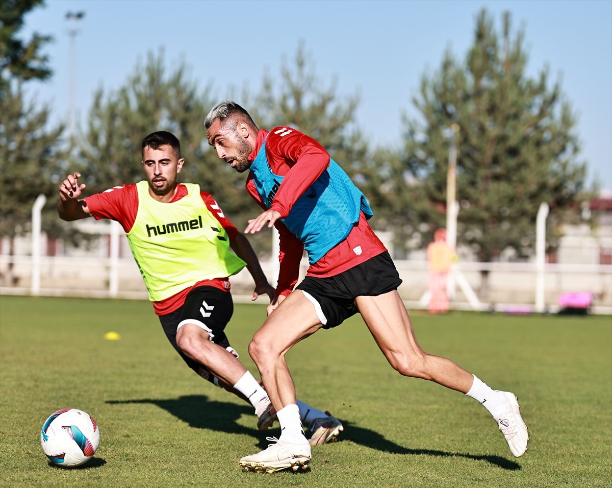 EMS Yapı Sivasspor, 2024-2025 sezonu hazırlıklarının üçüncü etap çalışmalarını...