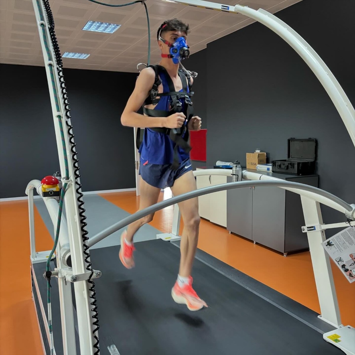 Erzurum'da yeni sezon hazırlıklarını sürdüren futbolcular, Atatürk Üniversitesi Performans Ölçüm...