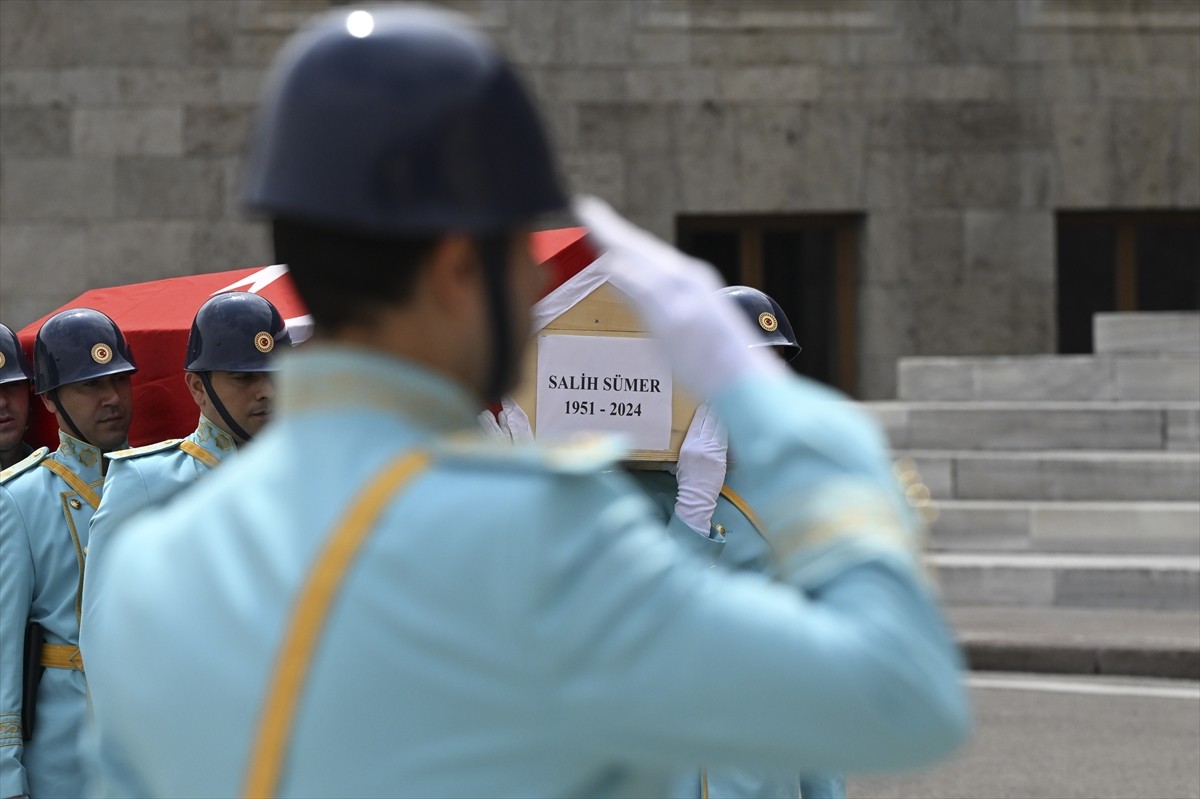 Eski Devlet Bakanı Salih Sümer için Meclis'te cenaze töreni düzenlendi. Ankara'da tedavi gördüğü...