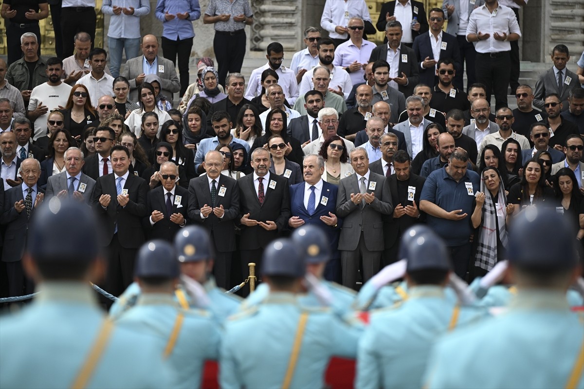 Eski Devlet Bakanı Salih Sümer için Meclis'te cenaze töreni düzenlendi. Ankara'da tedavi gördüğü...