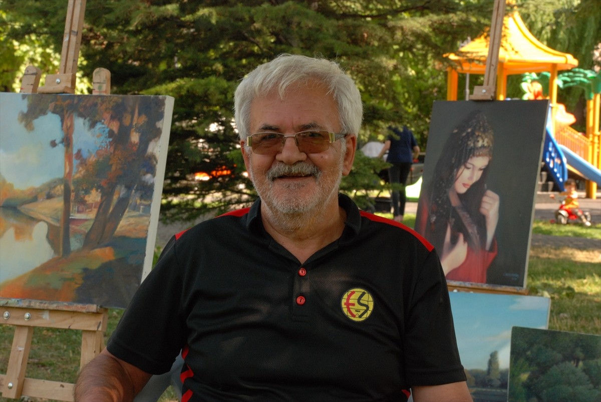 Eskişehir'de yaşayan emekli sınıf öğretmeni Metin Kaplan, çocukluğundan gelen resim tutkusunu...
