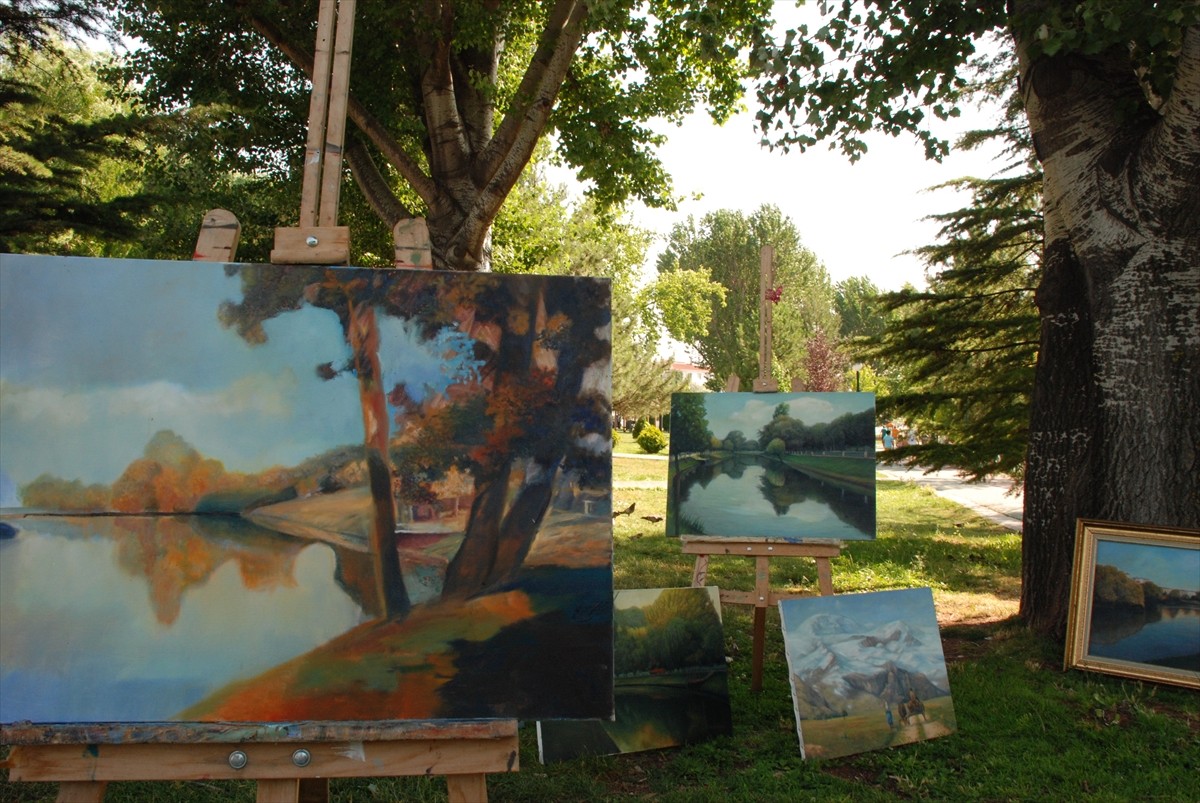 Eskişehir'de yaşayan emekli sınıf öğretmeni Metin Kaplan, çocukluğundan gelen resim tutkusunu...