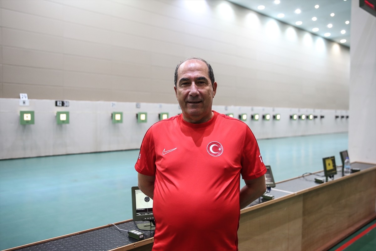 Fransa'da düzenlenecek Paris 2024 Paralimpik Oyunları'nda 8 sporcuyla mücadele edecek Para...