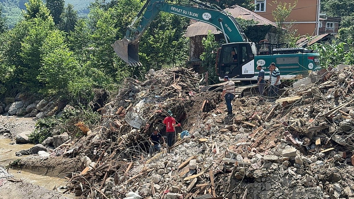 Giresun'da 19-20 Temmuz tarihlerinde meydana gelen sağanağın yol açtığı sel ve heyelanların...