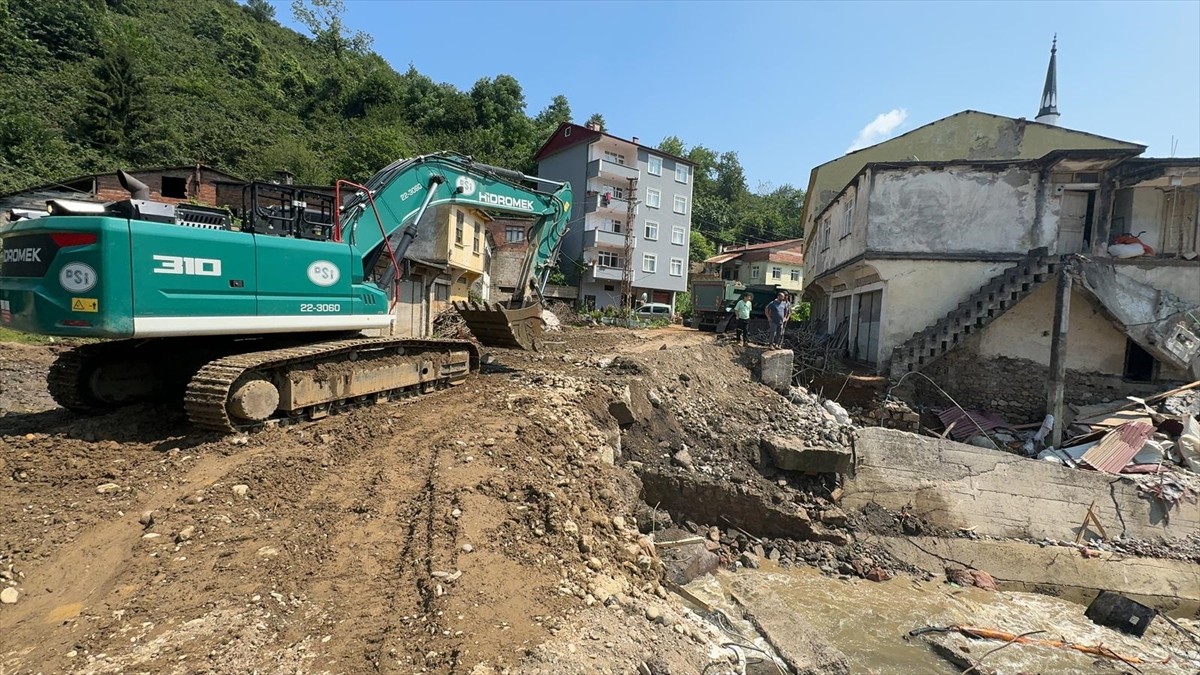 Giresun'da 19-20 Temmuz tarihlerinde meydana gelen sağanağın yol açtığı sel ve heyelanların...
