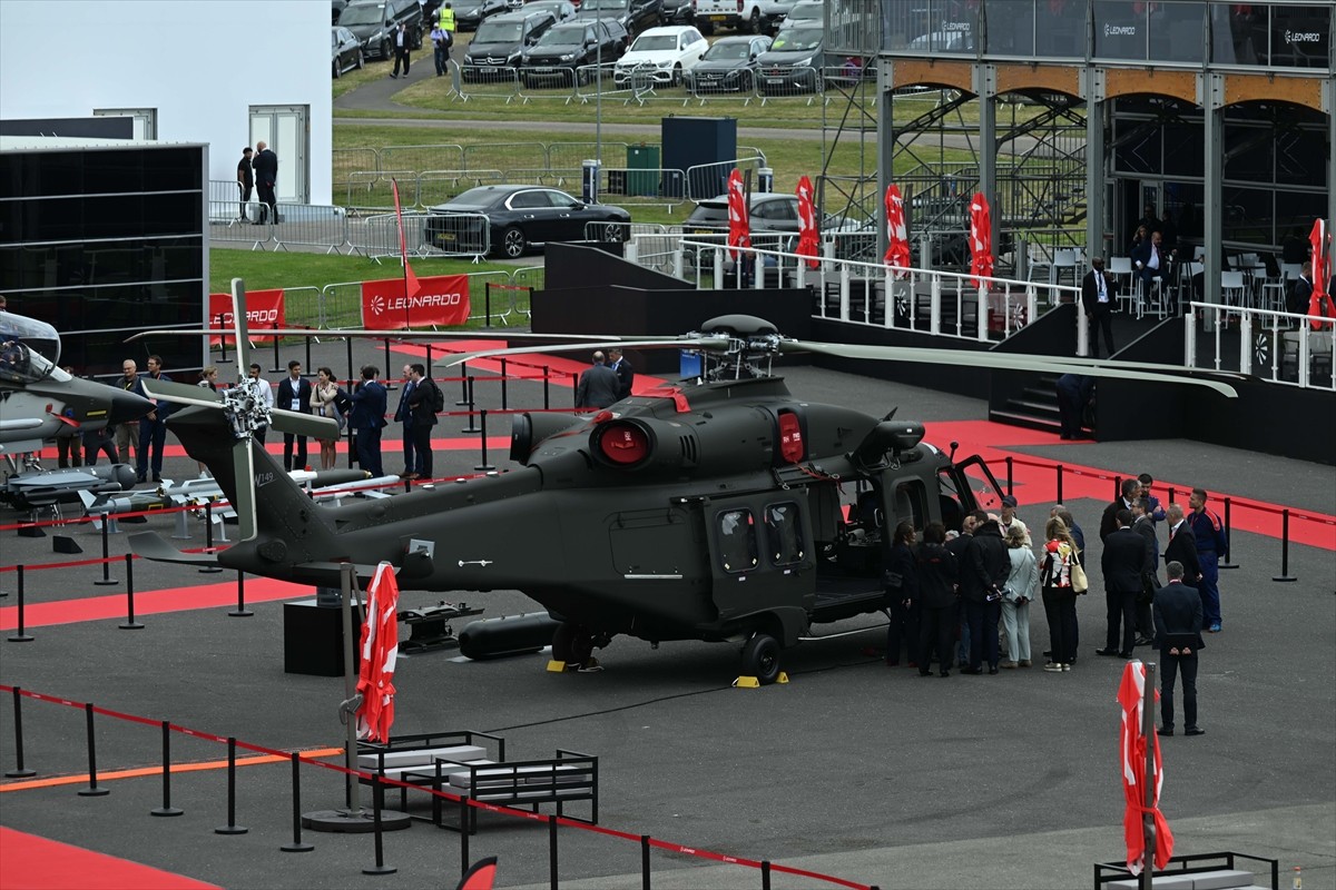 Havacılık, savunma ve uzay sanayisinin dünyadaki en prestijli etkinliklerinden "Farnborough...