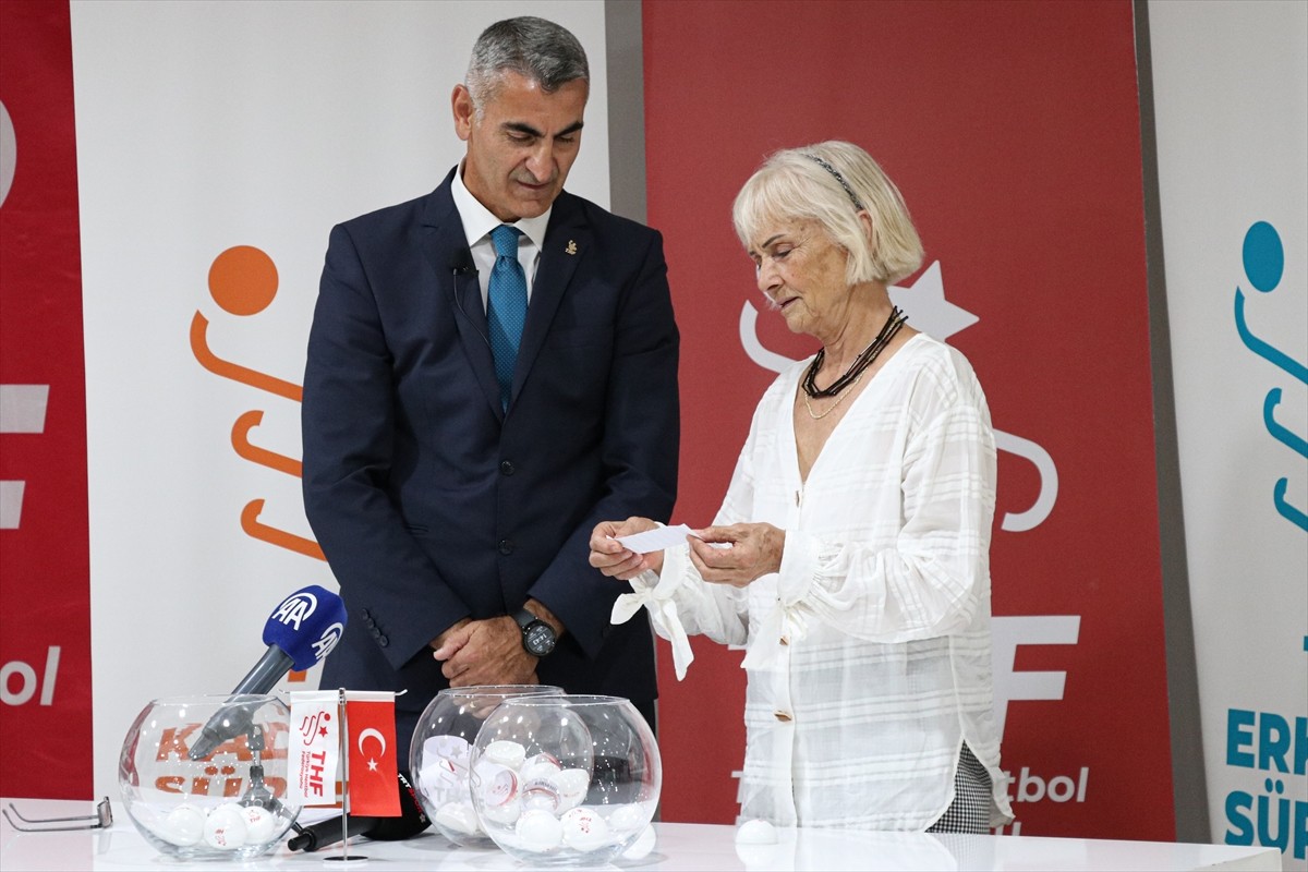 Hentbol Kadınlar ve Erkekler Süper Lig'de 2024-2025 sezonu fikstür çekimi Türkiye Hentbol...