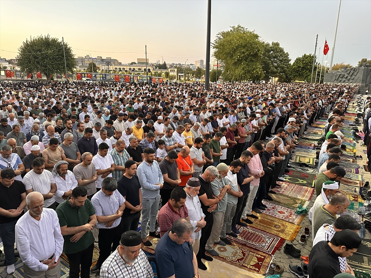 İran'ın başkenti Tahran'da suikasta uğrayan Hamas Siyasi Büro Başkanı İsmail Heniyye için...