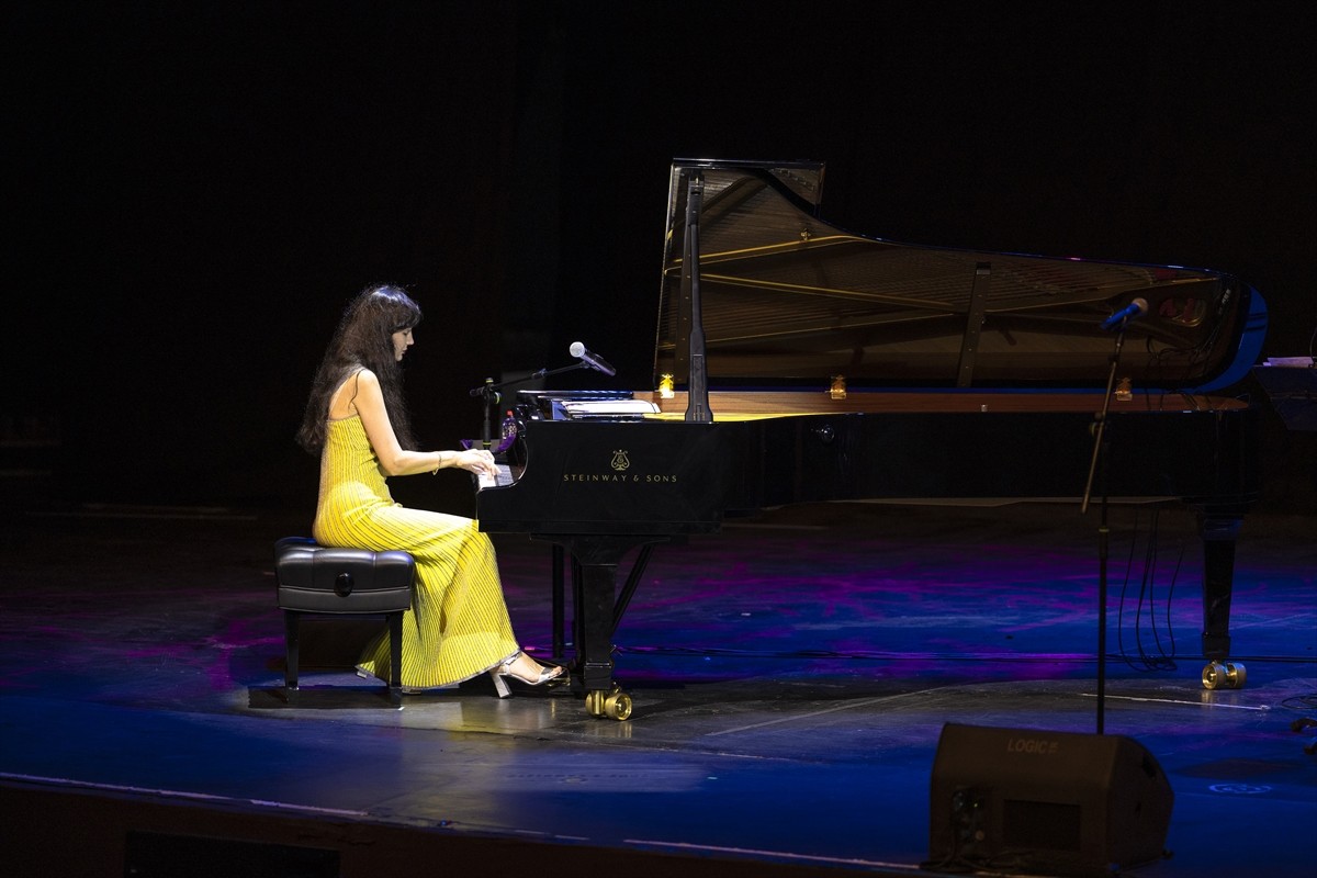 İSTANBUL (AA) - "Cazın prensesi" olarak anılan Azerbaycanlı piyanist, besteci ve şarkıcı Aziza...