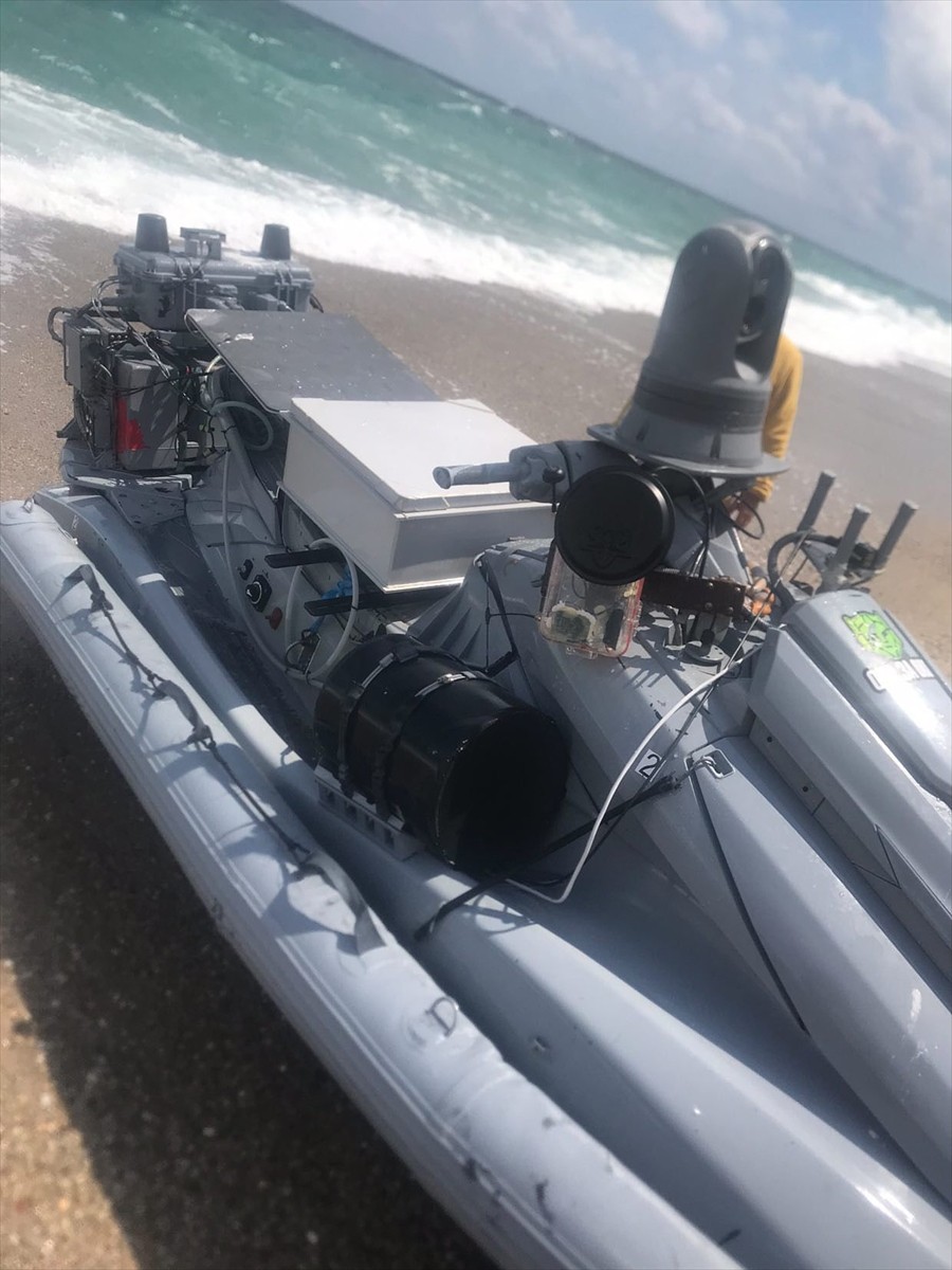 İstanbul Valiliği, Çatalca'da menşei henüz belirlenemeyen bir insansız deniz aracının bulunduğunu...