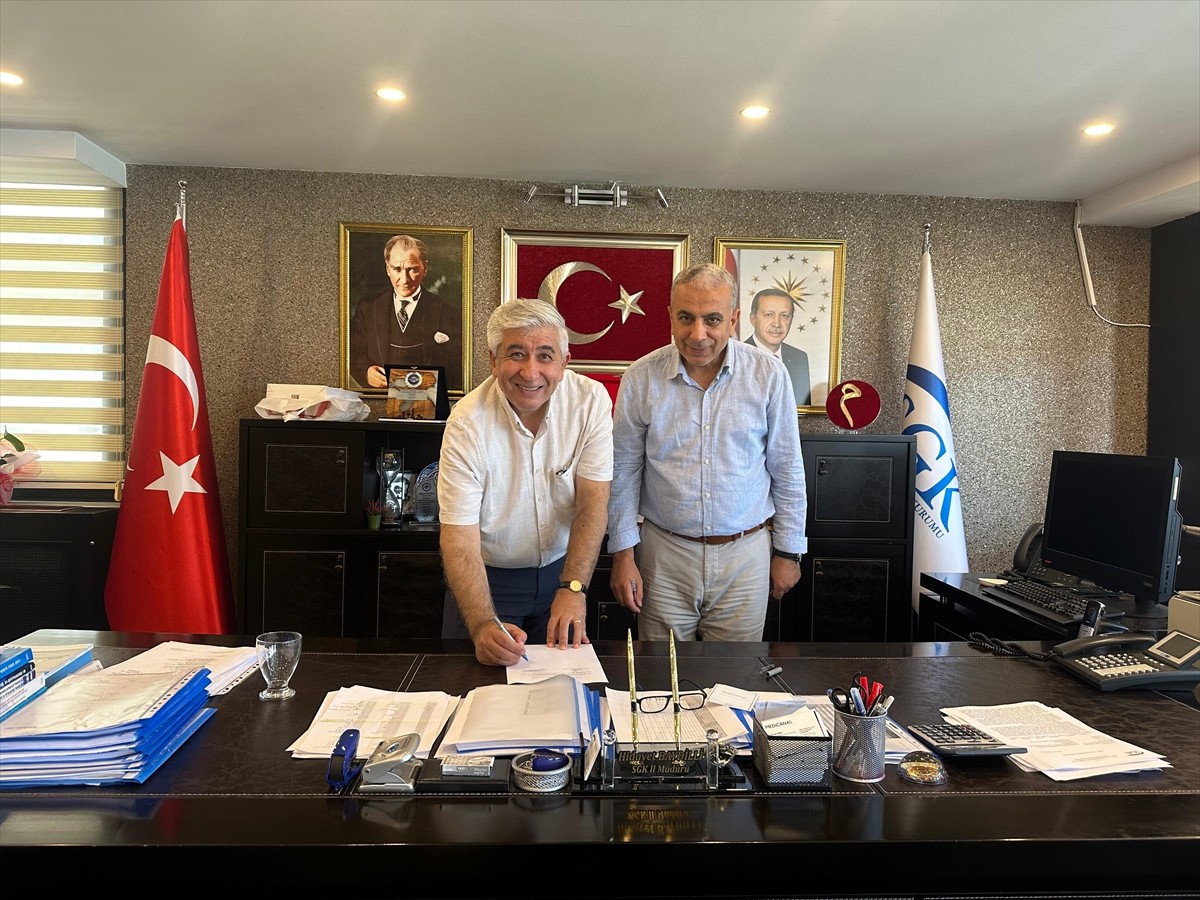 İzmir'de çeşitli sektörlerden 1410 işletme, emeklilere indirim uygulayacak. Bu kapsamda, SGK İzmir...