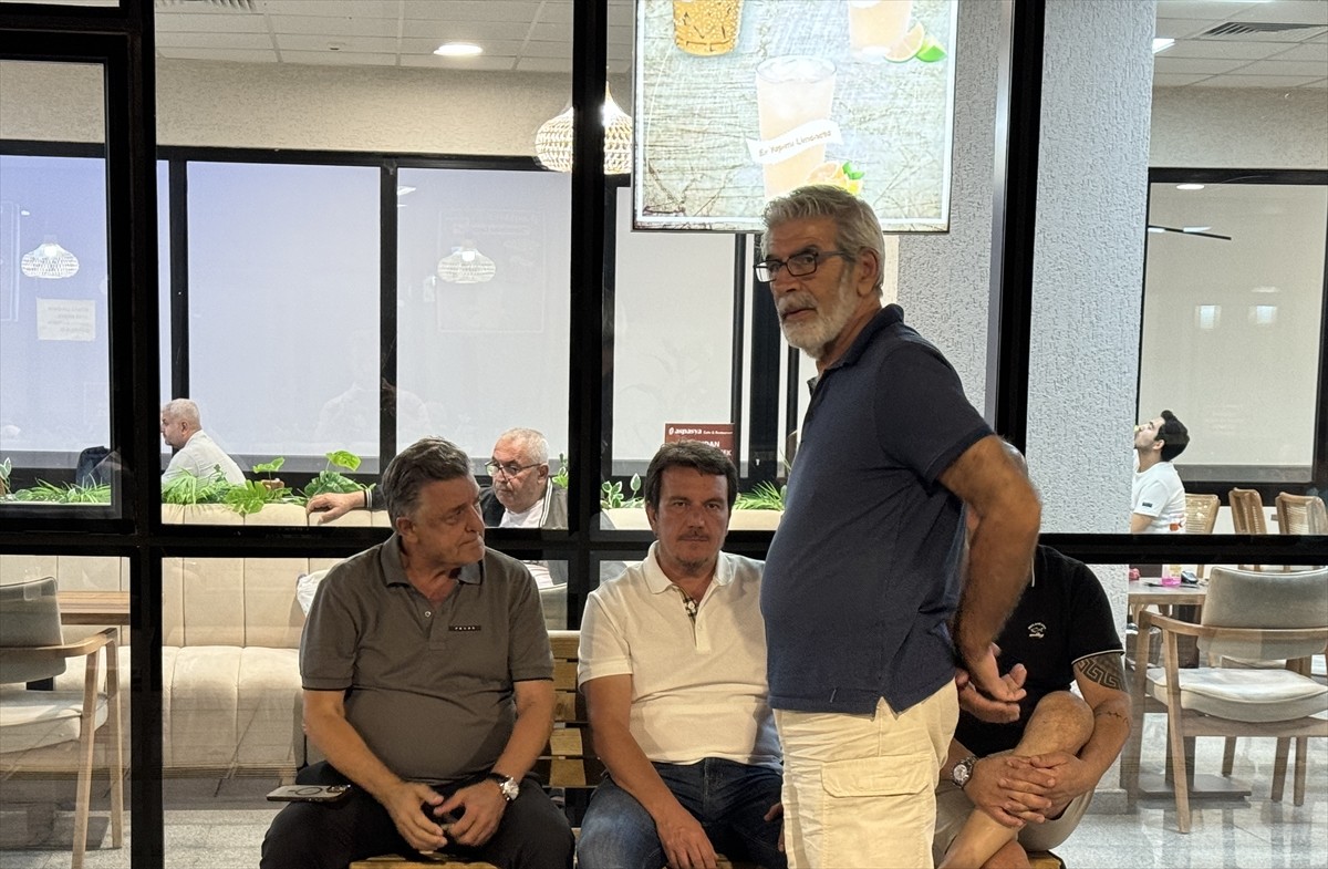 İzmir'in Seferihisar ilçesinde teknede meydana gelen patlamada 6 kişi yaralandı. Teknede bulunan...