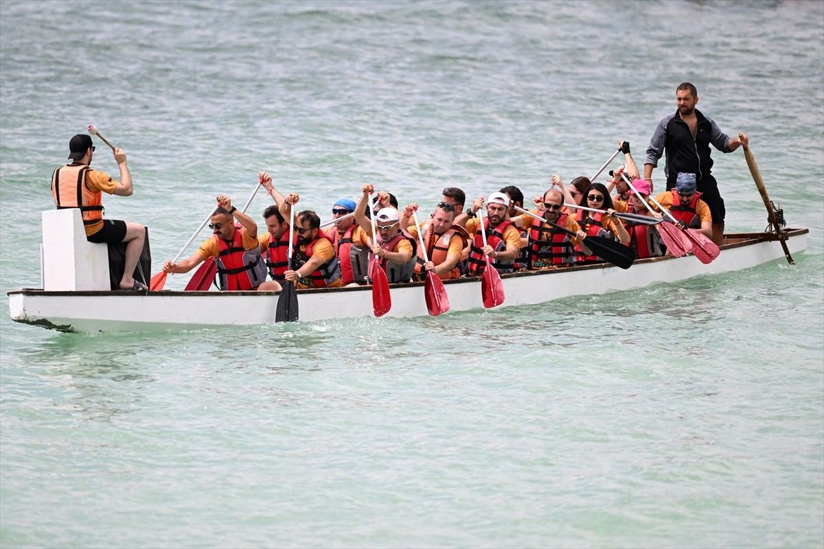 Kayseri'de Yamula Barajı gölündeki Dragon Festivali seri yarışlarla başladı. Kocasinan Belediyesi...