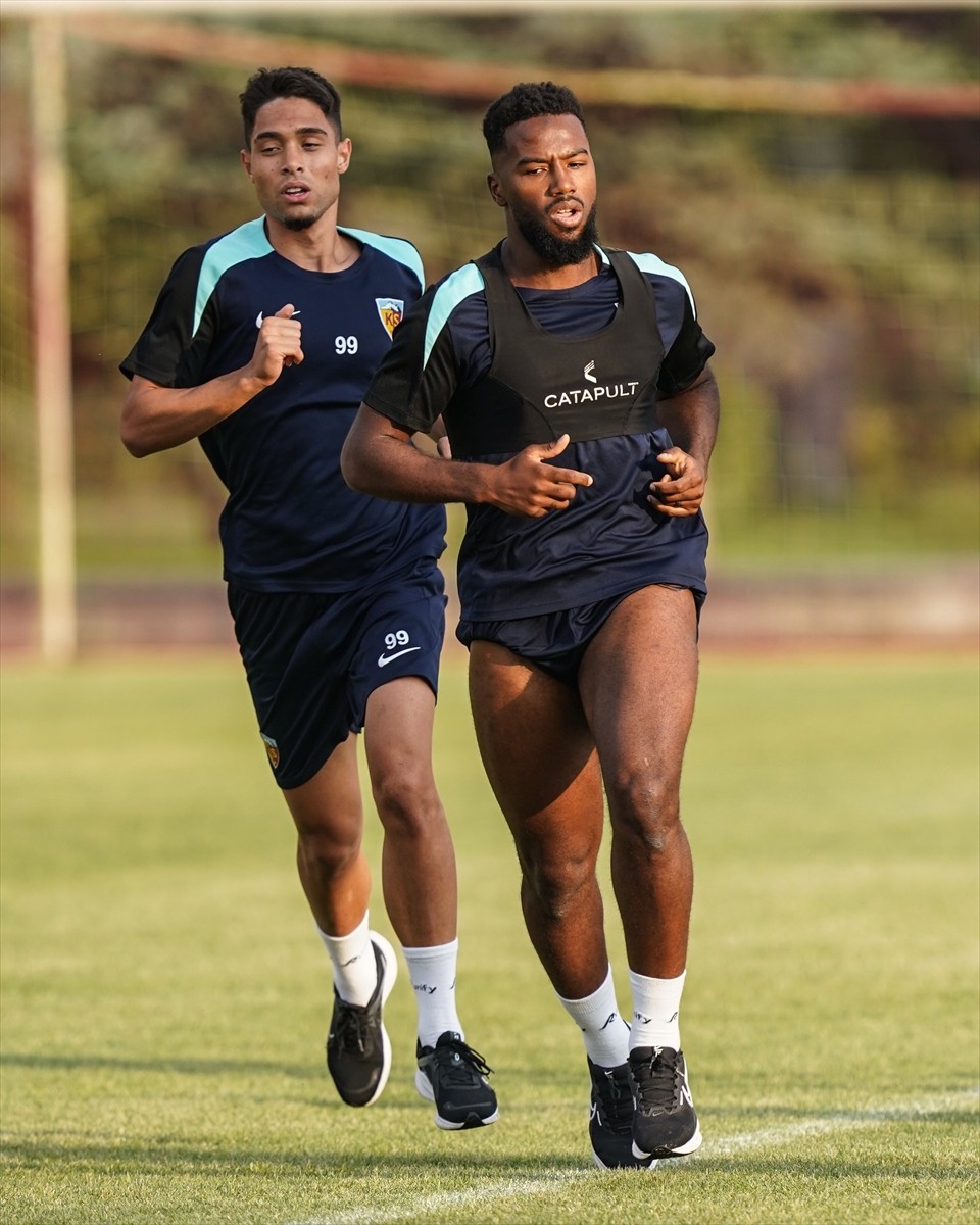 Kayserispor, Trendyol Süper Lig 2024-2025 sezonunun hazırlıklarına kulüp tesislerinde...