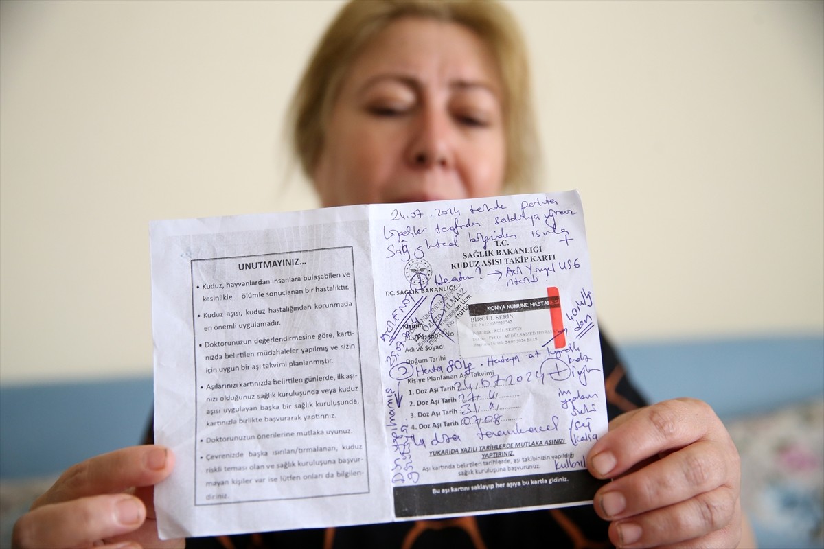 Konya'nın merkez Meram ilçesinde, sahipsiz köpeklerin saldırısı sonucu yaralanan kadın, sahipsiz...