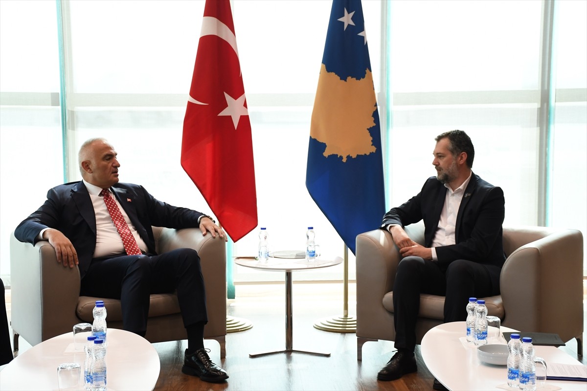 Kültür ve Turizm Bakanı Mehmet Nuri Ersoy (sağda), Kosova'ya günübirlik ziyareti kapsamında...