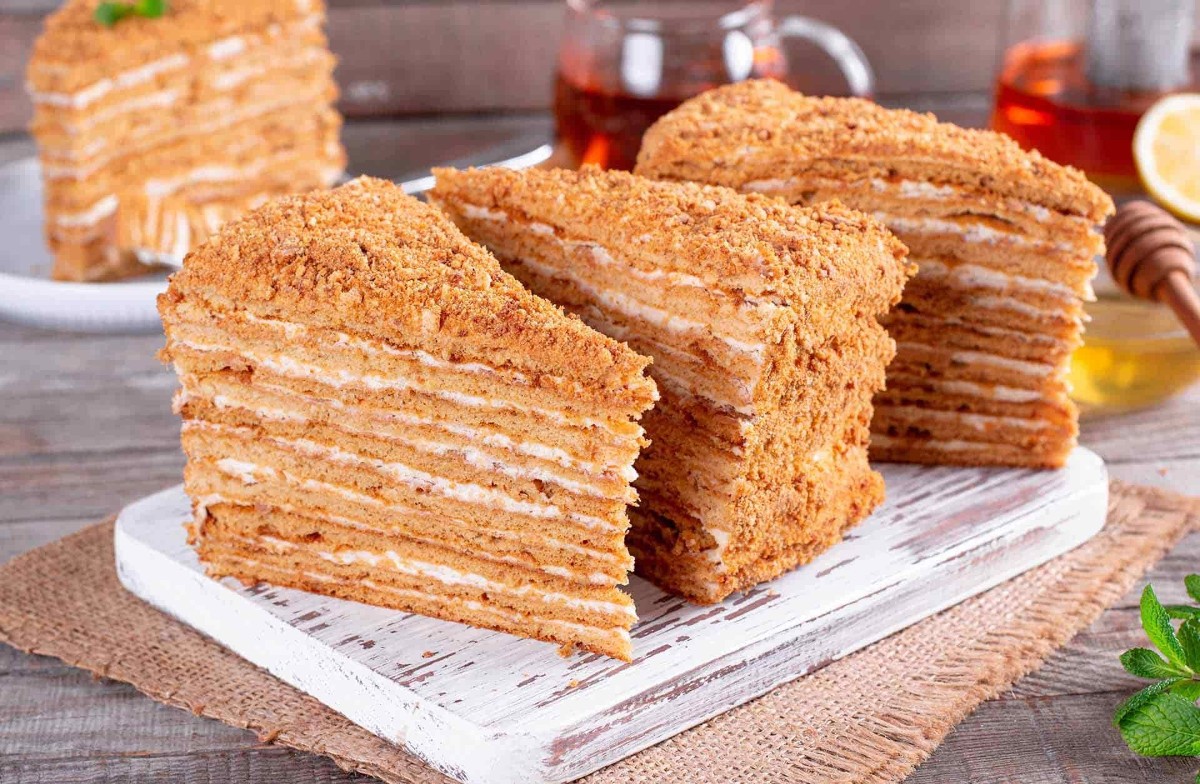 Medovik Pasta Tarifi