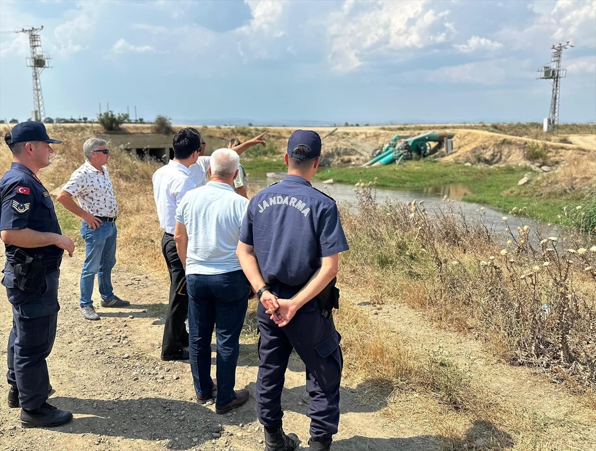 Meriç Nehri'nin kuraklık ve sıcak havaya bağlı buharlaşma nedeniyle düşen su seviyesi alınan...